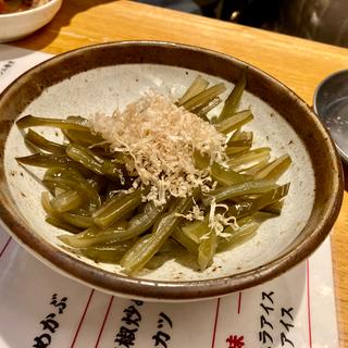 茎めかぶ(牛タンいろ葉 ほぼ栄駅1番出口のれん街)