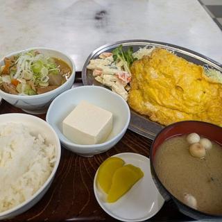 煮込み定食 玉子焼き