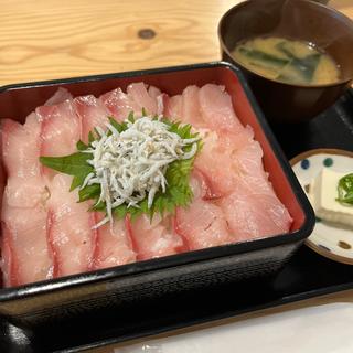 【週替わり重】ぶりしらす重