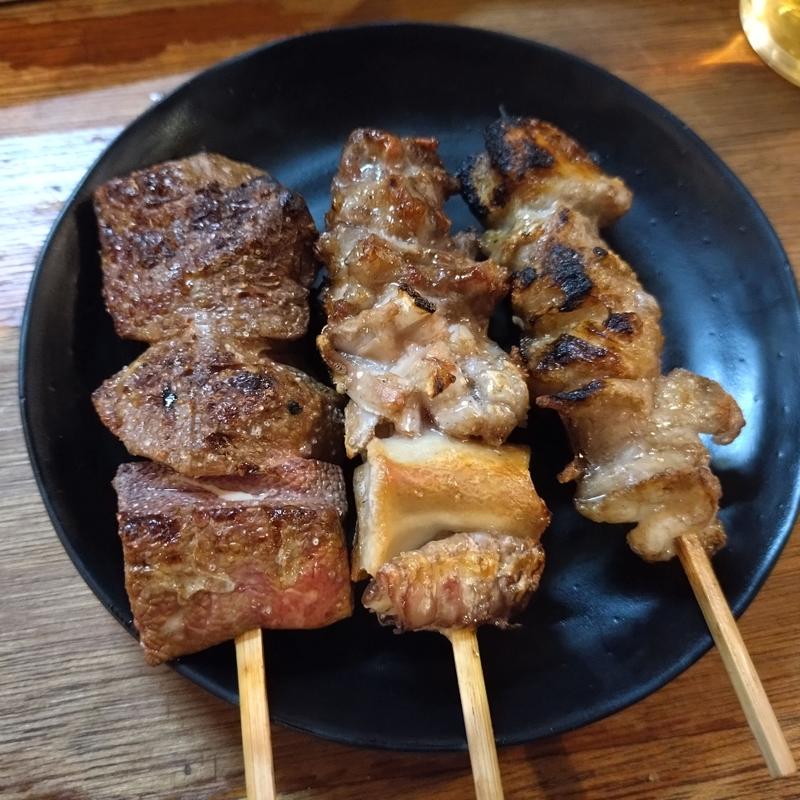 レバー、きくあぶら、なんこつ(もつ焼き ばん 五反田店)