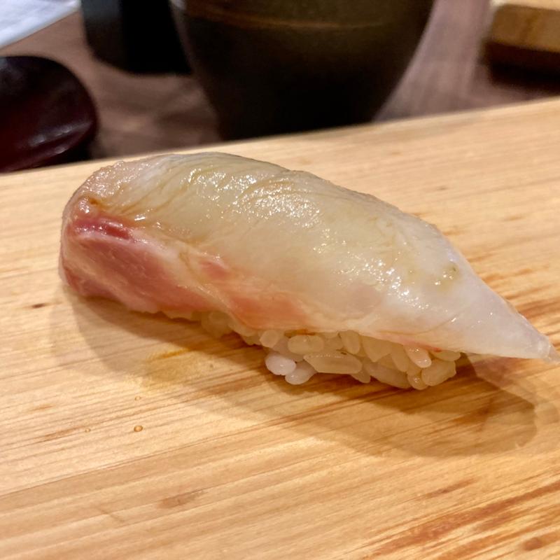 鯛の昆布〆(立ち食い寿司 極)