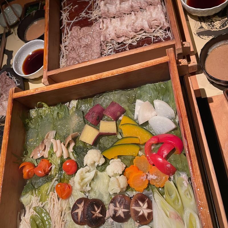 鹿児島黒牛・黒豚ミックスせいろ蒸し(鹿児島華蓮 銀座店)