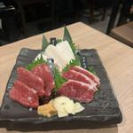 馬刺し　盛合せ(一人前)