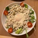 蒸し鶏のシーザーさんさんサラダ