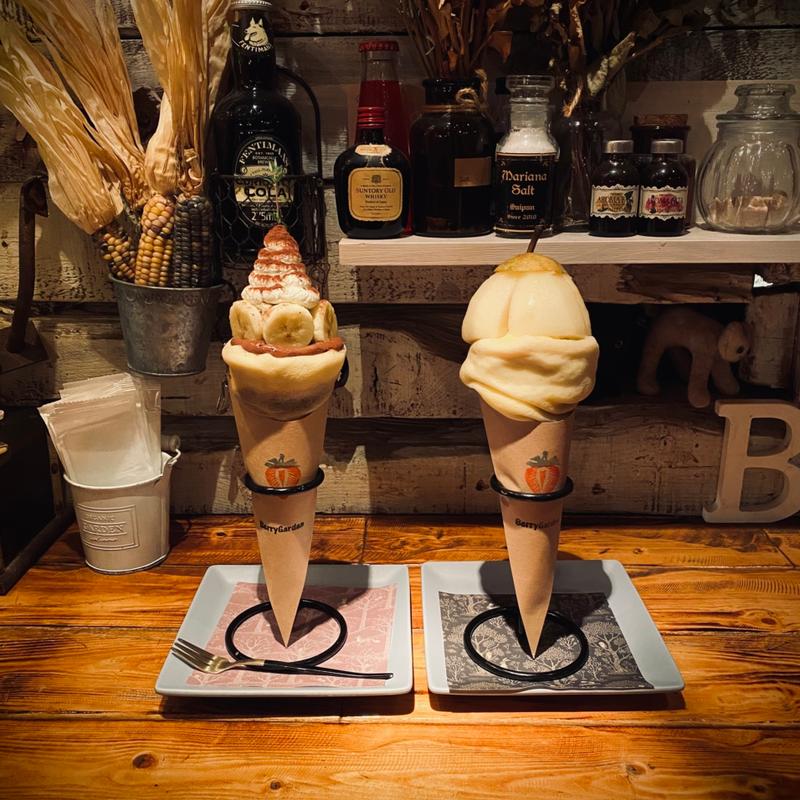 洋梨ティラミス、バナナティラミス(クレープカフェ Berry Garden)