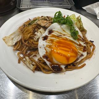 豚月見焼きそば