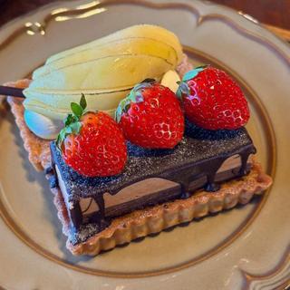 チョコレートストロベリータルト 洋梨のタルト