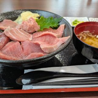 生マグロ丼(漁師飯 番屋)