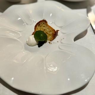 クイニーアマン大塚スタイル キャヴィアオシェトラ美食家風(RISTORANTE OZIO（リストランテ オッツィオ）)