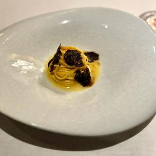 3種類の小麦をブレンドした オリジナルタリオリーニ ”タヤリン” ヨーロッパ産黒トリュフでタイムトリップ