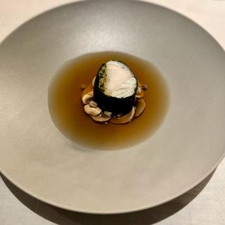 黒キャベツをまとったクエのファルス 熱々のブイヨンジャポニズムを注いで(RISTORANTE OZIO（リストランテ オッツィオ）)