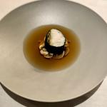 黒キャベツをまとったクエのファルス 熱々のブイヨンジャポニズムを注いで(RISTORANTE OZIO（リストランテ オッツィオ）)