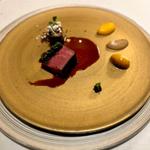 独自の調理法で加工した松阪牛フィレのインダイレクトロティ ソースペリグー ”マスターピーズ” ピエドムートンクーリー(RISTORANTE OZIO（リストランテ オッツィオ）)