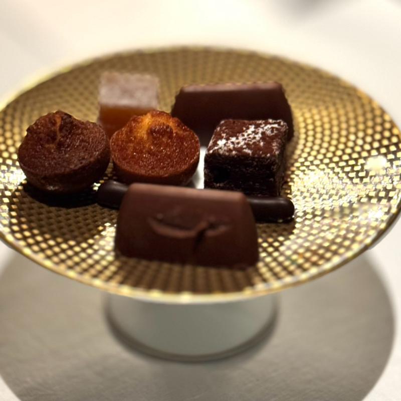 小菓子(RISTORANTE OZIO（リストランテ オッツィオ）)