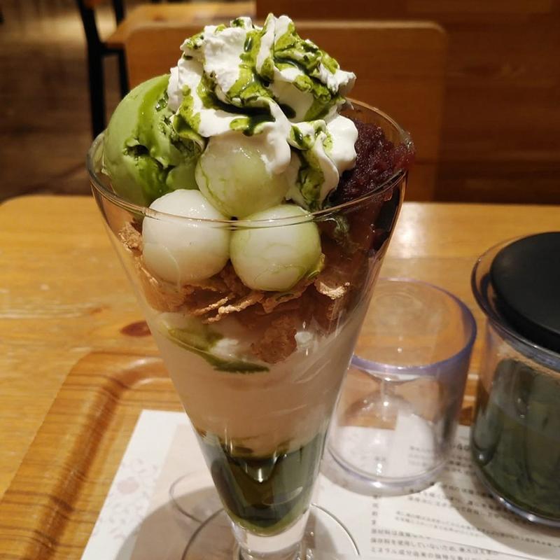 抹茶白玉パフェ(ナナズ・グリーンティ 丸ビル店)