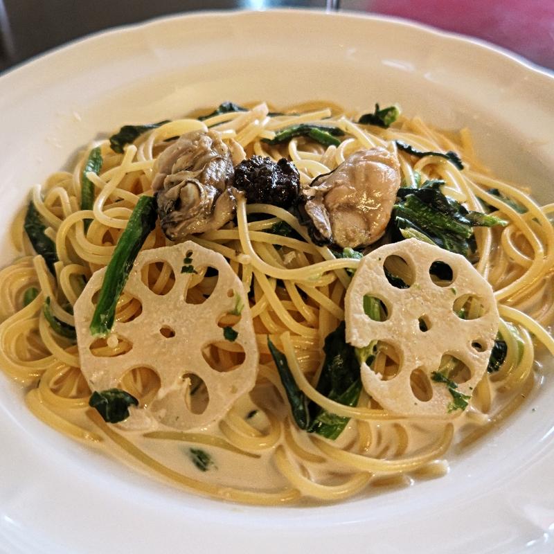 牡蠣と黒トリュフのポルチーニクリームソース(カフェ ラ ミル 横浜元町店)