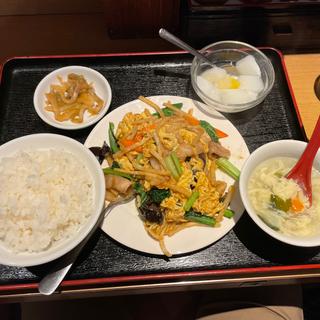 キクラゲと豚肉玉子炒め定食