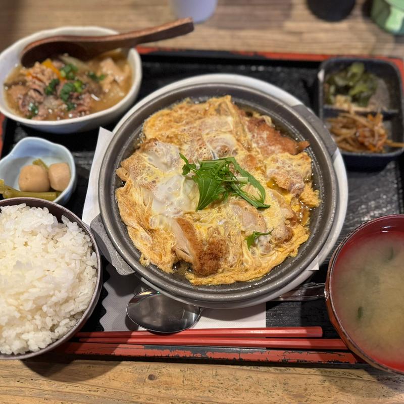 カツ煮定食：煮こみ付き(鳥一 外苑前店 （とりいち）)