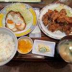 からあげ定食：目玉焼き