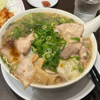 チャーシューワンタン麺　ネギ増し