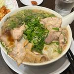 チャーシューワンタン麺　ネギ増し