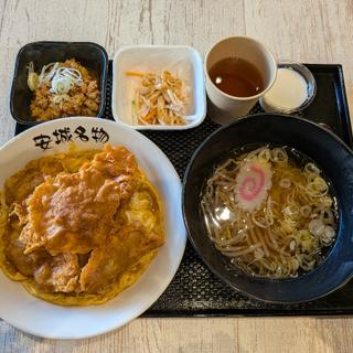 DX北京飯 ラーメンセット（台湾ミンチ付）