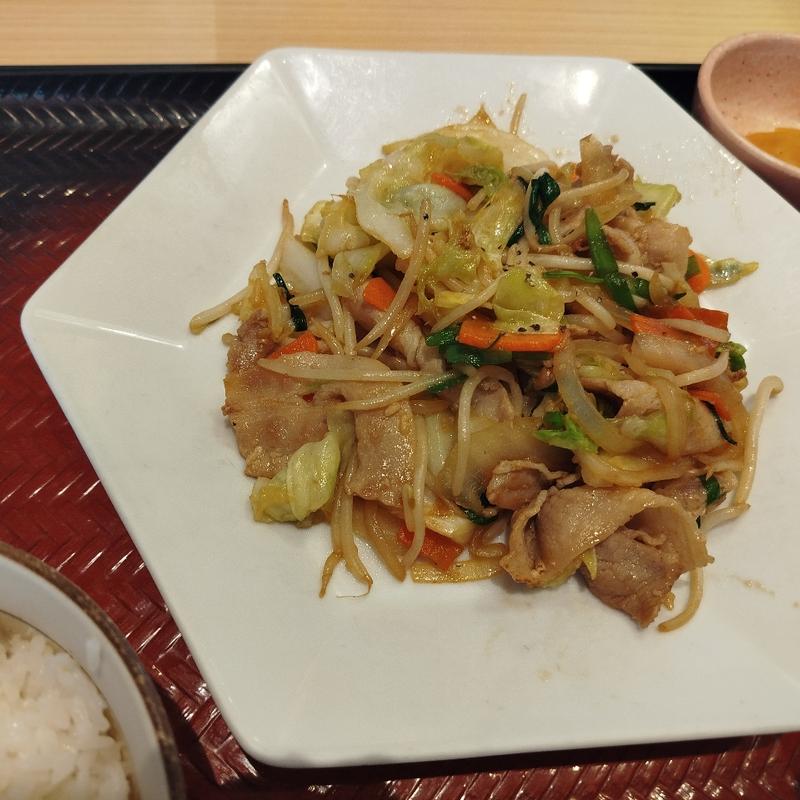 肉野菜塩麹炒め(大戸屋ごはん処 パサージオ西新井店)