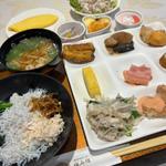 朝食ビュッフェ