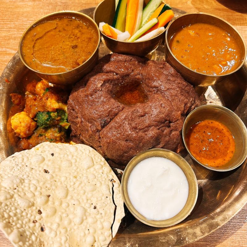 ネパールディドセット(RAJA & CAFE - OSAKA JIGRI DOHORI SAJH)