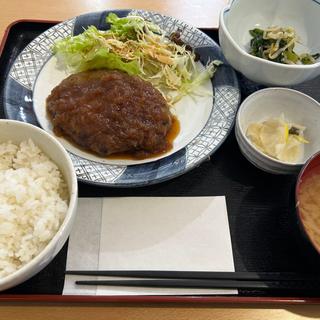 ハンバーグ定食
