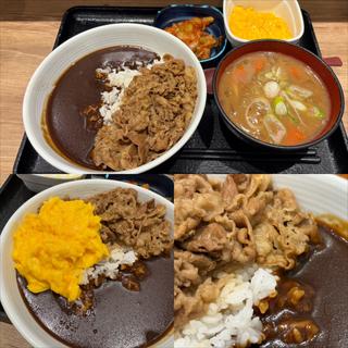 肉だく牛オム黒カレー(吉野家 青葉成合店)