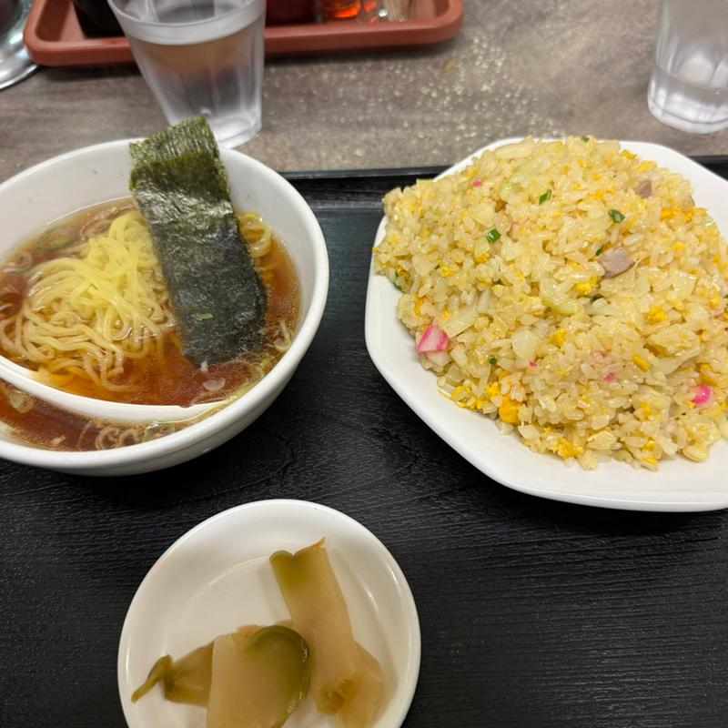 チャーハン（中盛）＋半ラーメン(中華餃子 丸八)