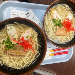 沖縄そば(空港食堂 （クウコウショクドウ）)