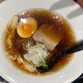 あご出汁醤油ラーメン(麺匠 竹虎 沖縄新都心店 )