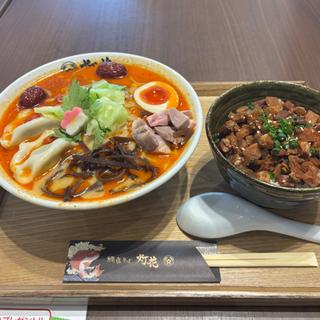 薬膳麻辣湯ー炎(ほむら)とチャーシュー丼(鯛塩そば灯花 イオンモール岡崎店)
