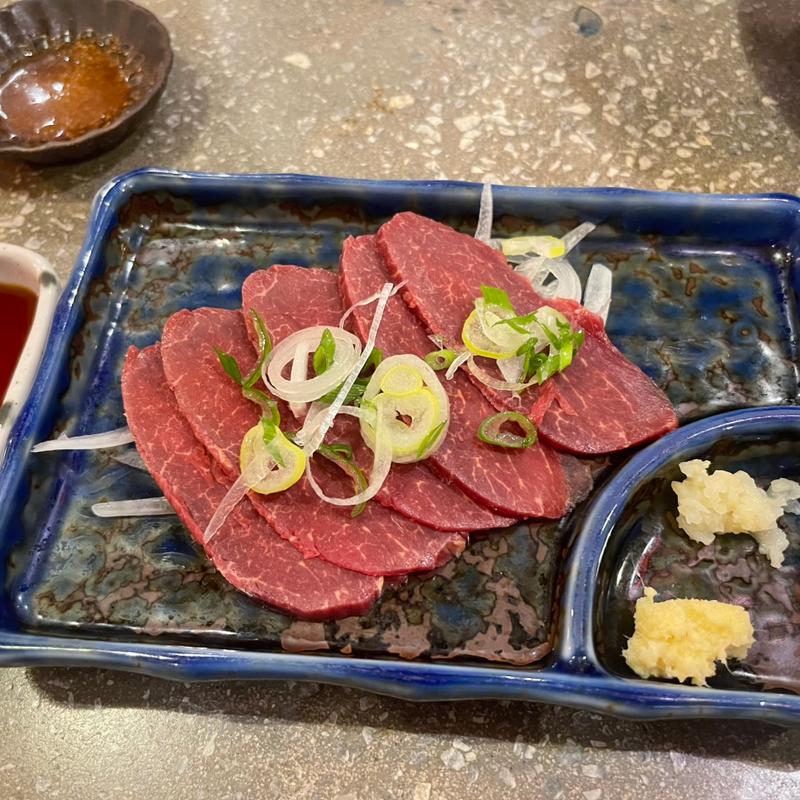 馬刺し(居酒屋なかーてぃー 那覇国際通り店)