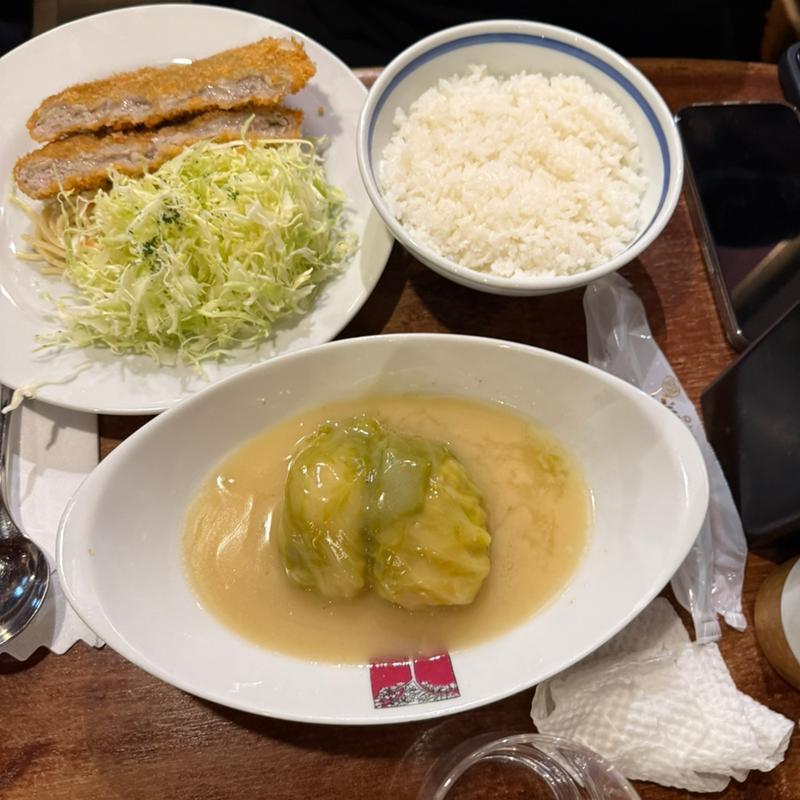 豚ミンチカツとロールキャベツ1貫(洋食 アカシア 新宿本店)