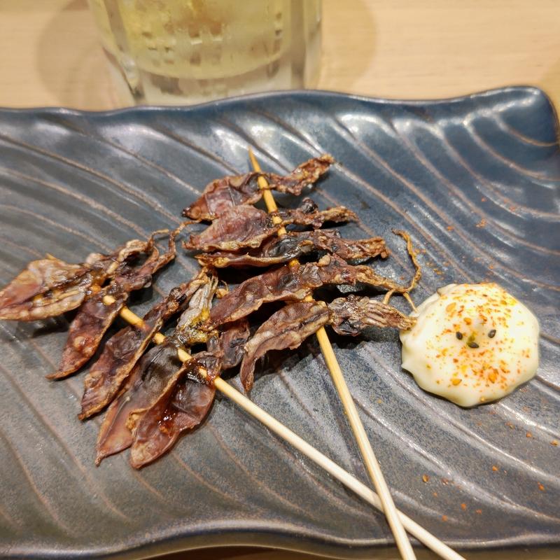 干しほたるいかの炙り串(貝 刺身専門店 しらはら 関内)