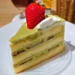 ピスタチオと苺のショートケーキ