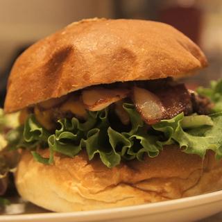 ベーコンチェダーチーズバーガー(SEAGULL DINER 中之島フェスティバルプラザ店(シーガルダイナー))