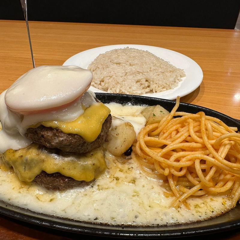 チーズヴェールハンバーグダブル ガーリックライス(ステーキ宮 町田木曽店)