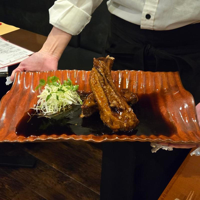 柔らかスペアリブの黒酢酢豚(1本)(中菜Labo. 朝陽)