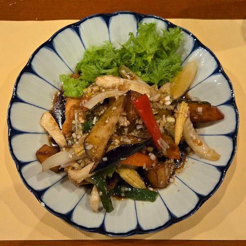 野菜いっぱいの油淋ザンギ(中菜Labo. 朝陽)