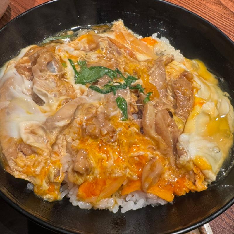 半熟卵の親子丼(伝統自家製麺 いけや食堂)