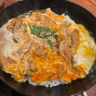 半熟卵の親子丼(伝統自家製麺 いけや食堂)