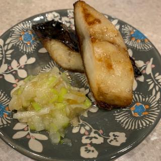 サバのネギ塩レモン添え