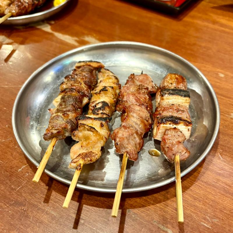 カシラ・タンスジ・ホルモンみそ焼・ハラミスジ(四文屋 中央南3条店)