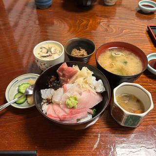 海鮮ちらし(酢飯)全部のせ(ぶり、鯛、平目、まぐろ、たこ)