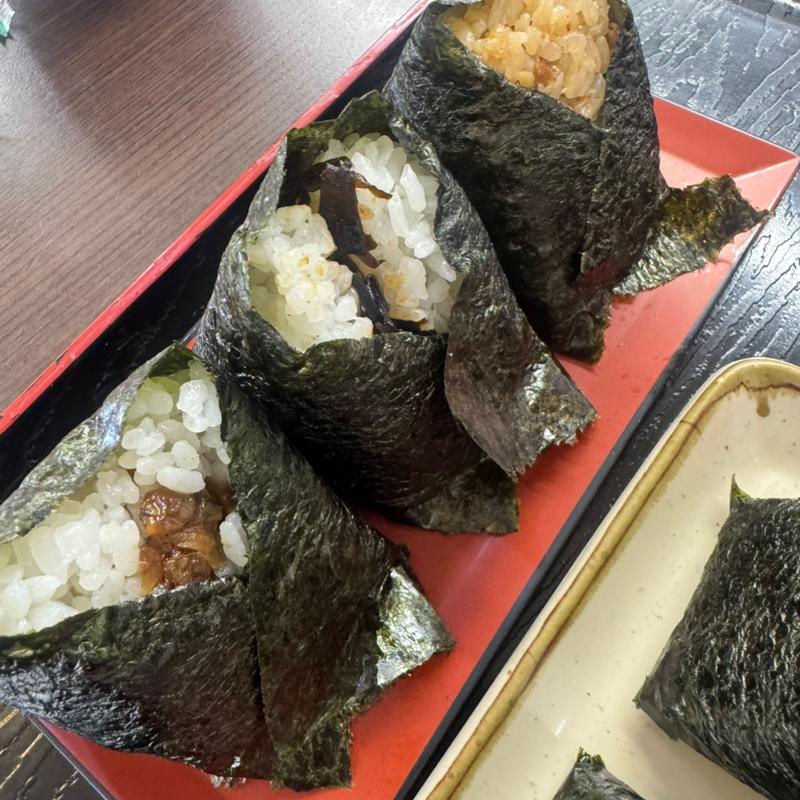 おむすび(昆布、おかか、五目)(おむすび三味 宇佐店 )