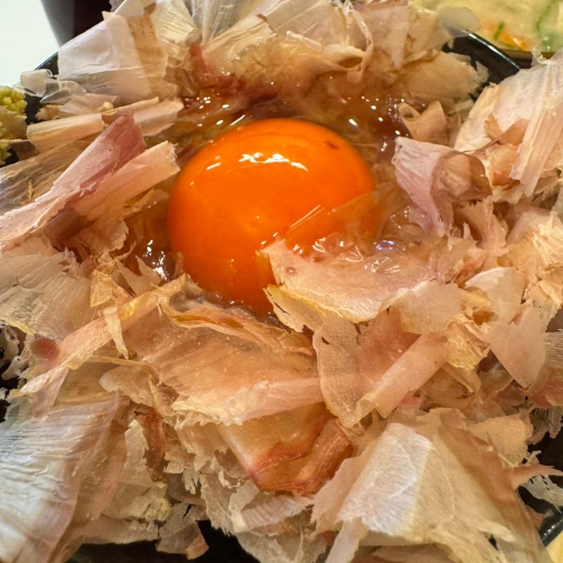 本節と鉄人の卵かけご飯(むしろ和食)